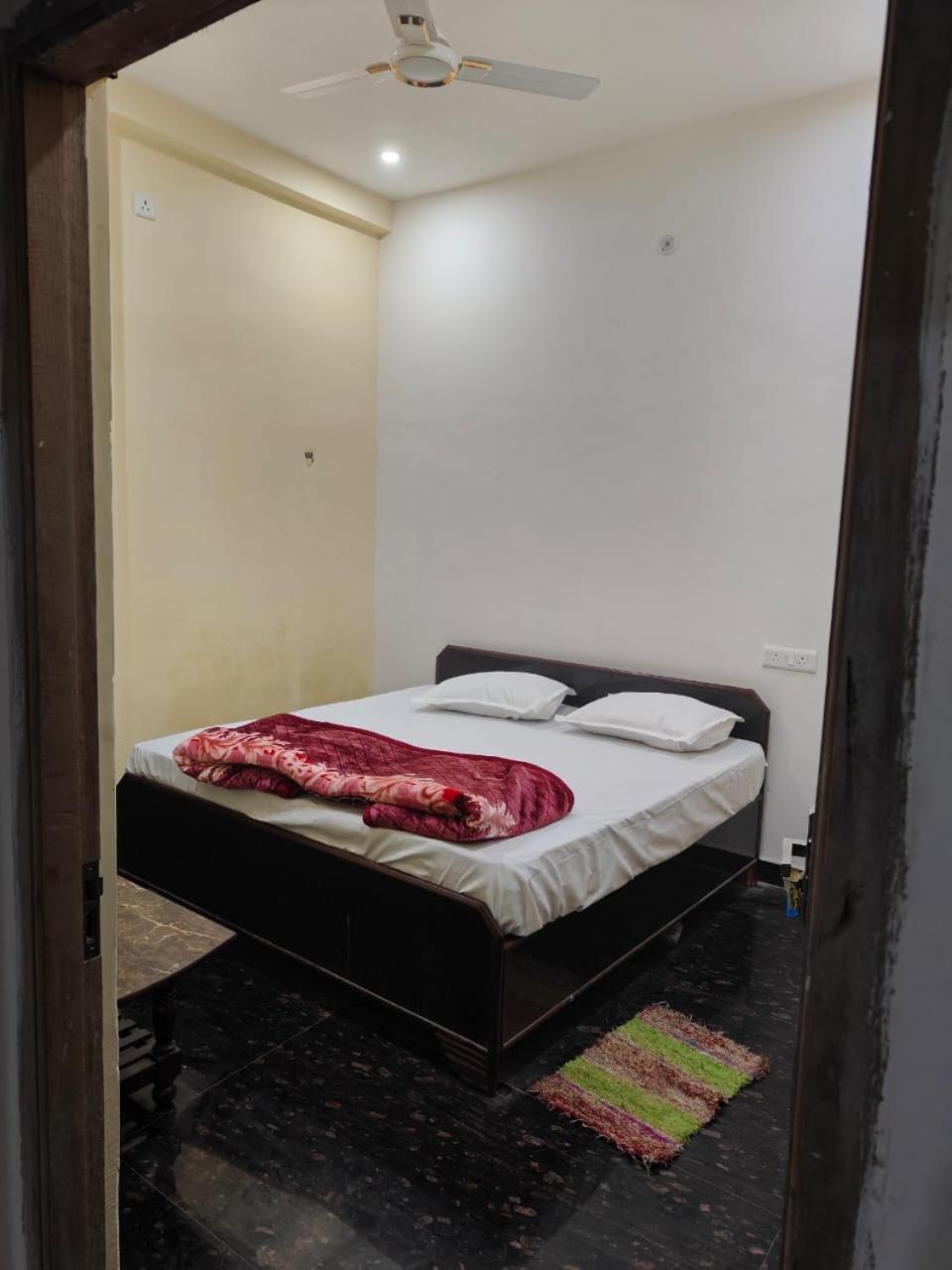 Sky Inn Paying Guest House فاراناسي المظهر الخارجي الصورة