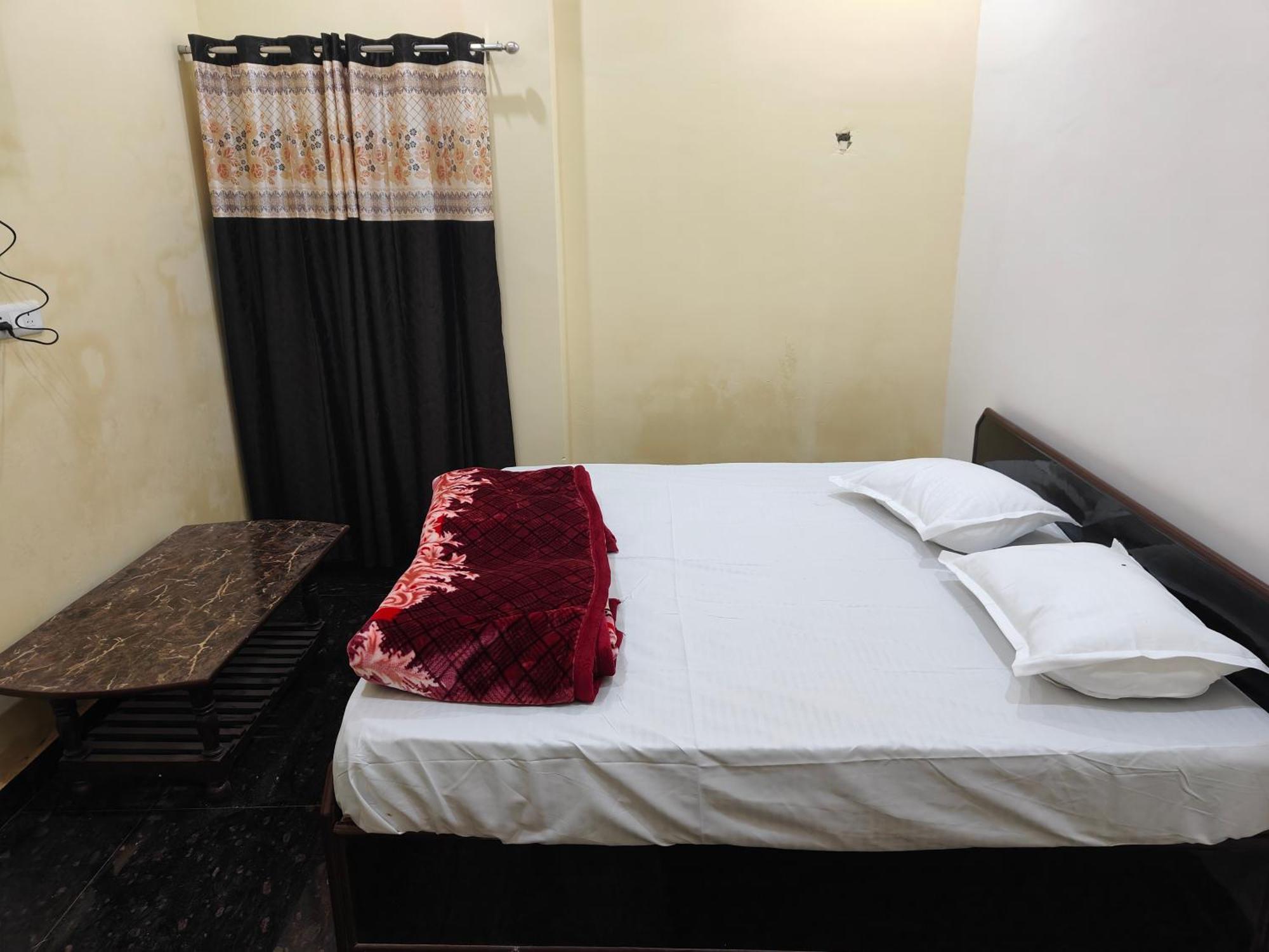 Sky Inn Paying Guest House فاراناسي المظهر الخارجي الصورة