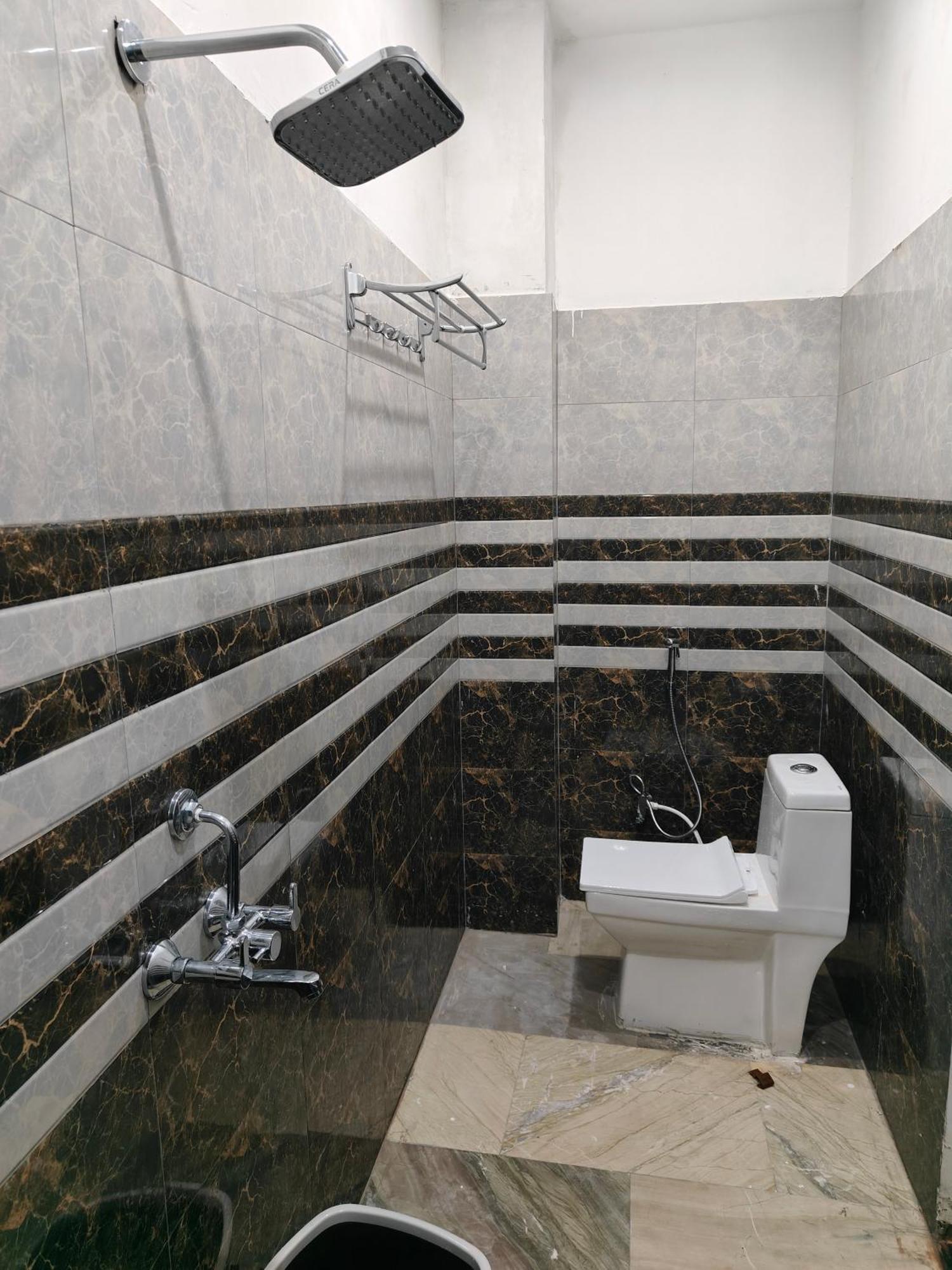 Sky Inn Paying Guest House فاراناسي المظهر الخارجي الصورة