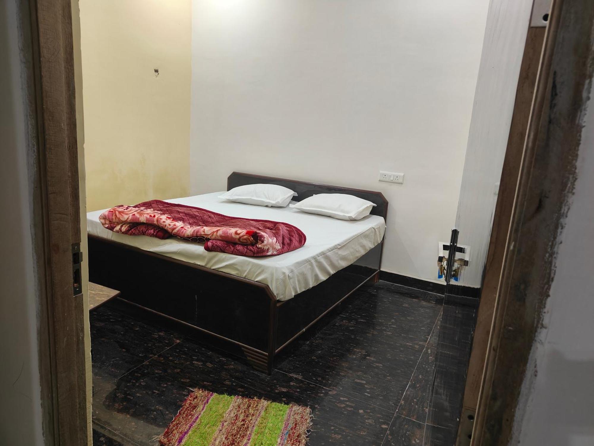 Sky Inn Paying Guest House فاراناسي المظهر الخارجي الصورة